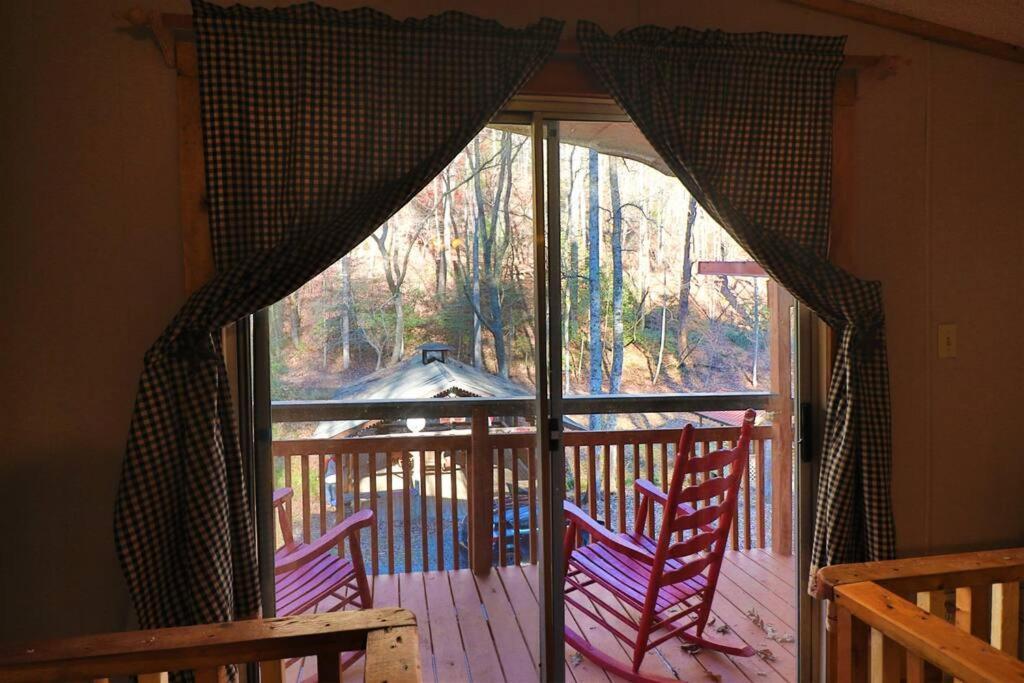 Oktoberfest Themed Cabin In Woods Stream #14 เฮเลน ภายนอก รูปภาพ