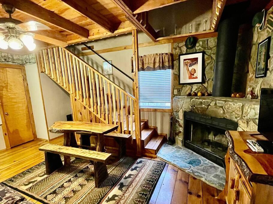Oktoberfest Themed Cabin In Woods Stream #14 เฮเลน ภายนอก รูปภาพ