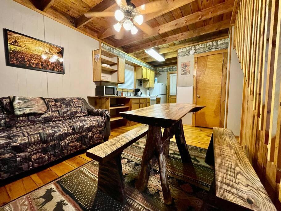 Oktoberfest Themed Cabin In Woods Stream #14 เฮเลน ภายนอก รูปภาพ