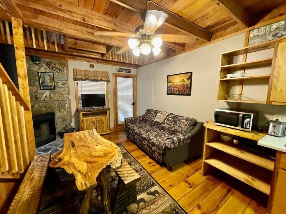 Oktoberfest Themed Cabin In Woods Stream #14 เฮเลน ภายนอก รูปภาพ