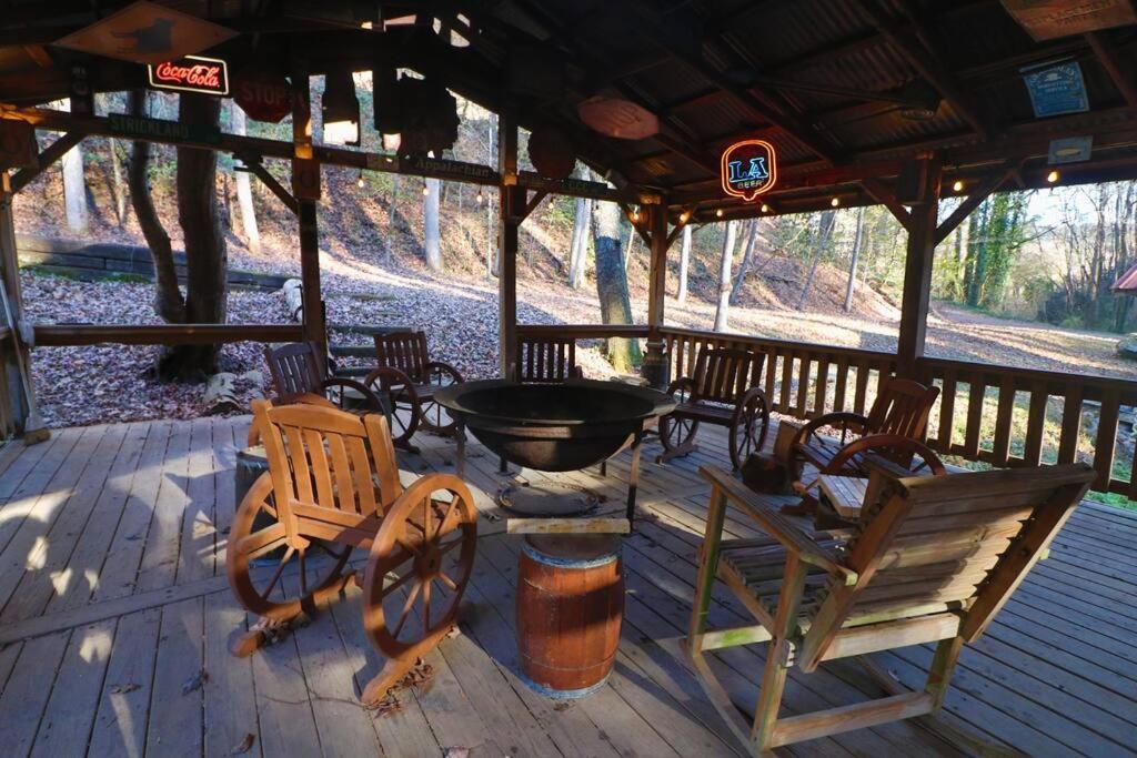 Oktoberfest Themed Cabin In Woods Stream #14 เฮเลน ภายนอก รูปภาพ