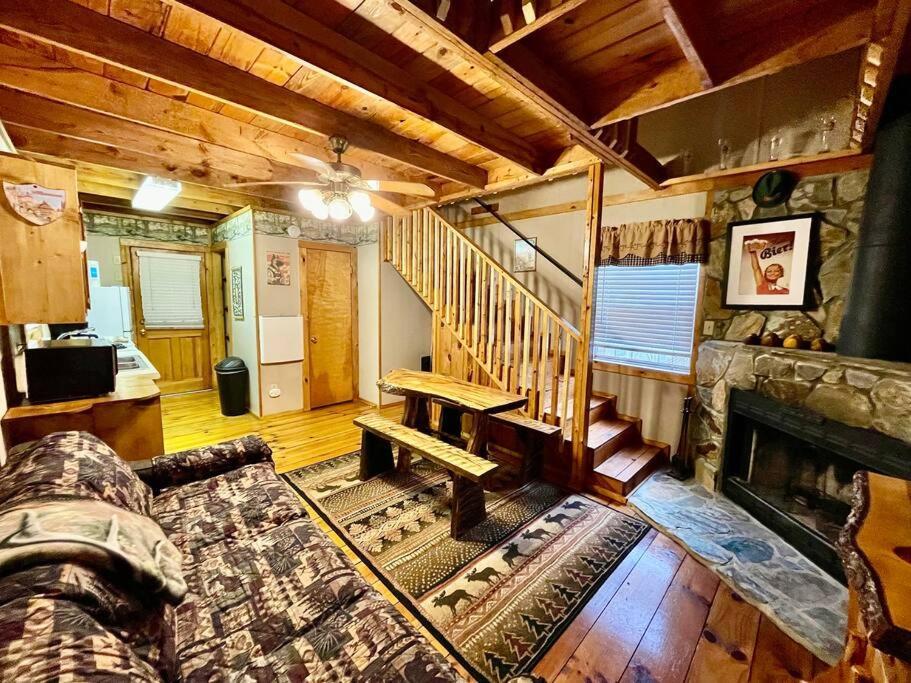 Oktoberfest Themed Cabin In Woods Stream #14 เฮเลน ภายนอก รูปภาพ