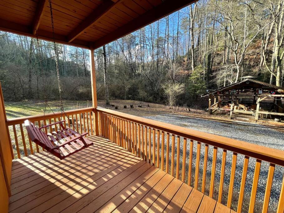 Oktoberfest Themed Cabin In Woods Stream #14 เฮเลน ภายนอก รูปภาพ