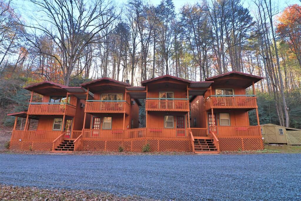 Oktoberfest Themed Cabin In Woods Stream #14 เฮเลน ภายนอก รูปภาพ